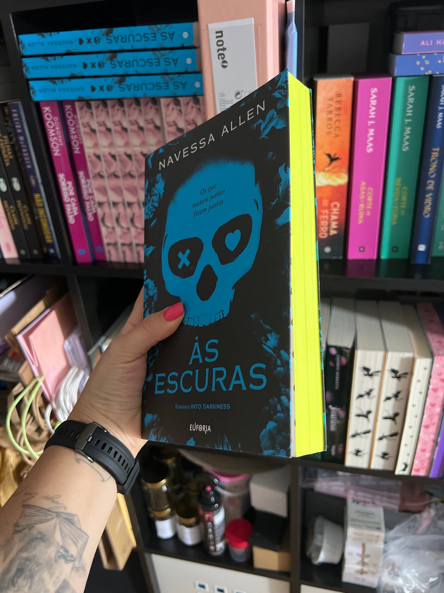 Às Escuras