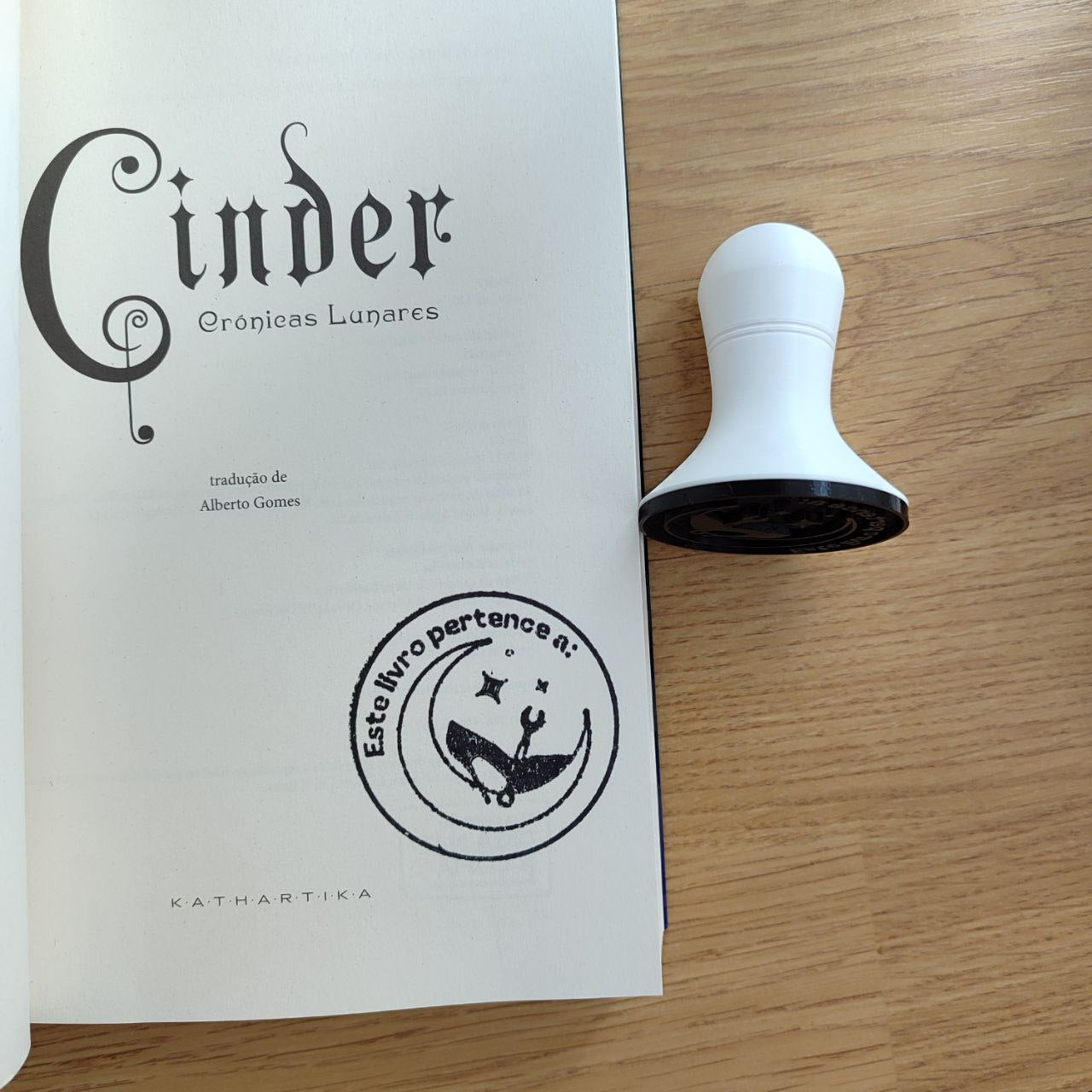 Carimbo “Cinder”